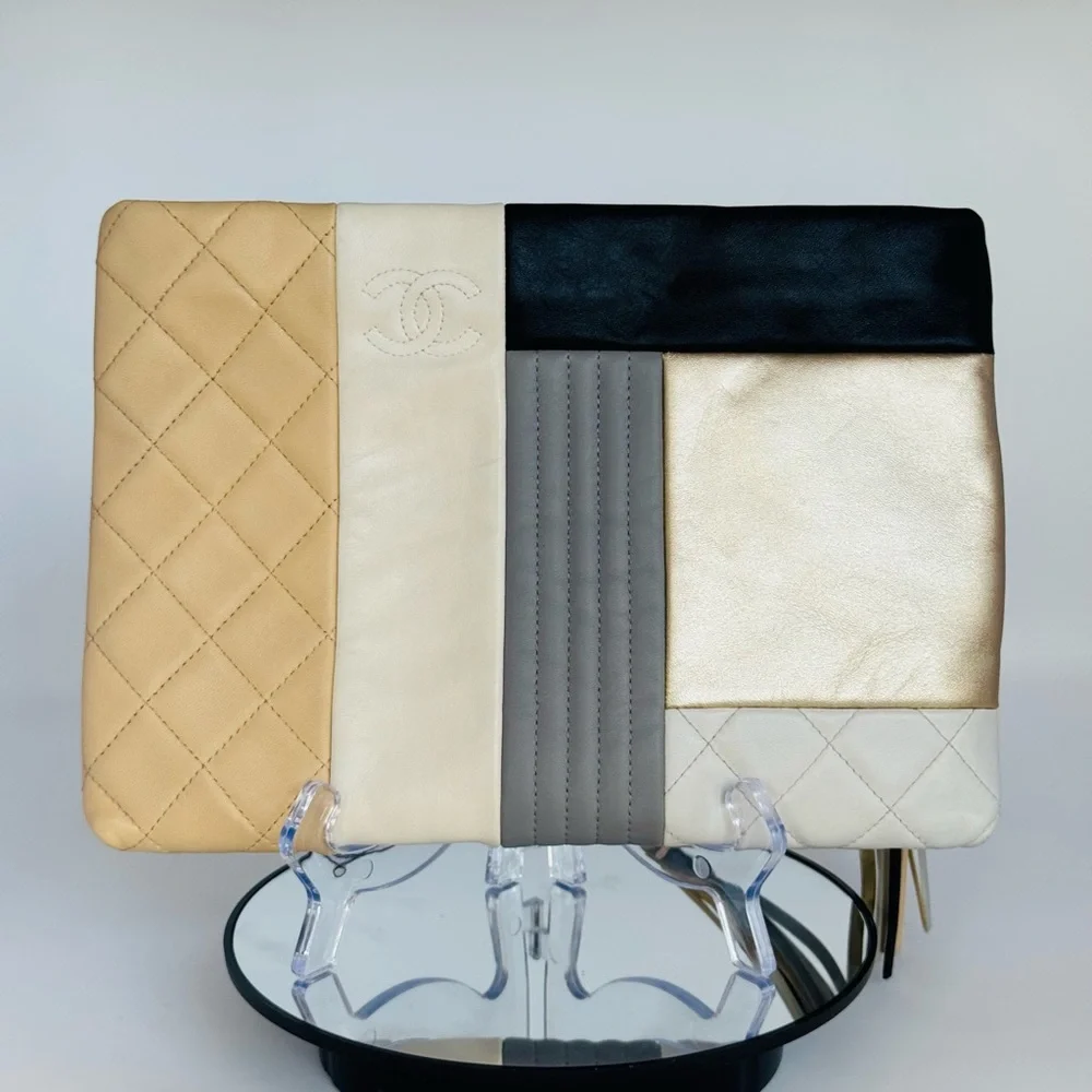 Authentic CHANEL Lambskin Colorblock Clutch - Picture 4 of 14